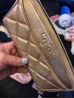 Quilted Tory Burch Metallic Gold Women’s Zip around wallet